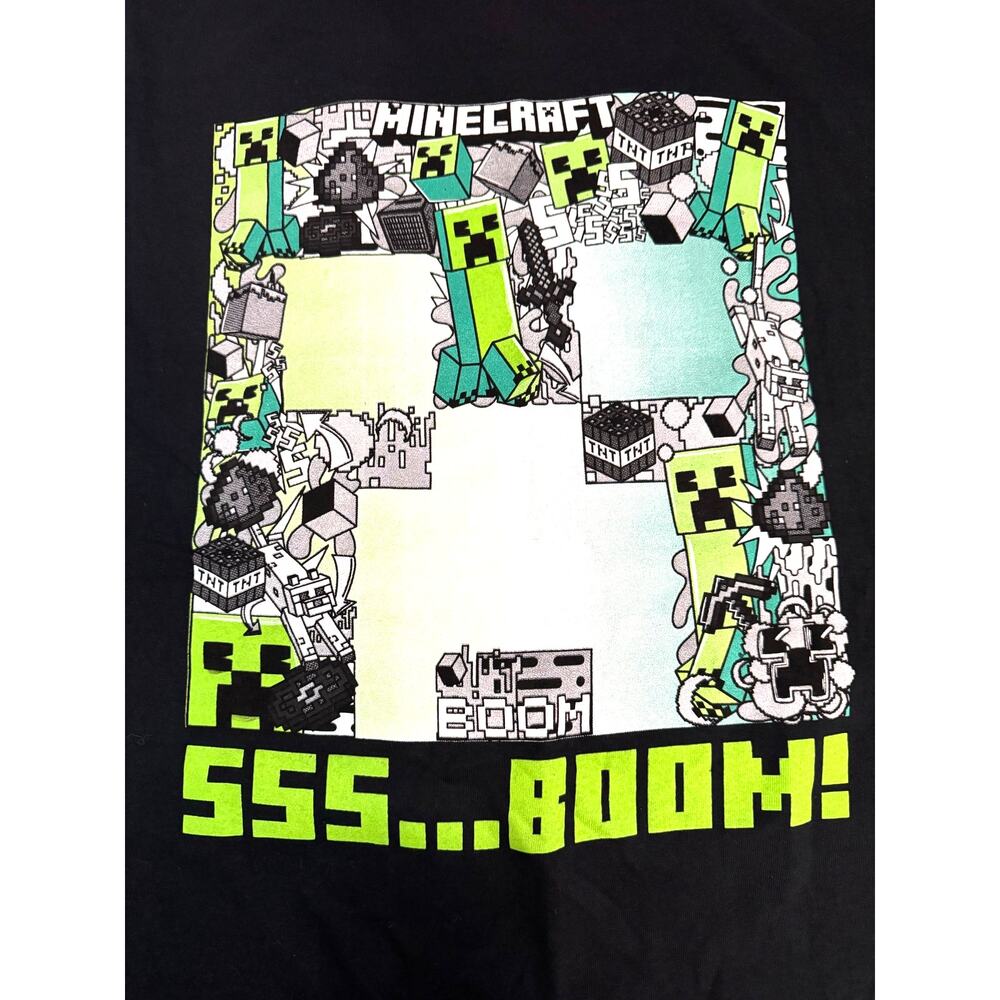 HOT TOPIC MINECRAFT NWT Graphic Tee Size M